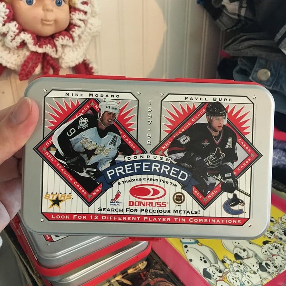 1998 D O N R U S S hockey card tin
